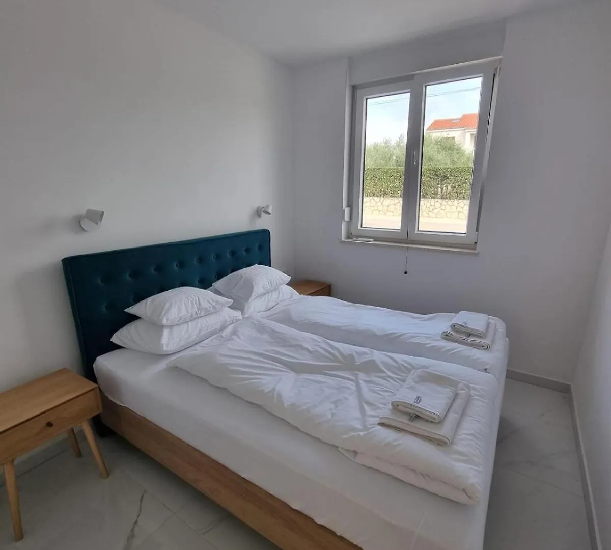Beautiful New Palmtree Apartments IV Вир